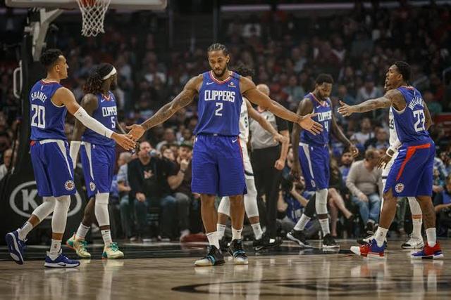 TA：多家豪门关注小将斯密特，阿尔克马尔对其估价约6000万欧（TA：阿尔克马尔为小将斯密特标价约6000万欧，多家豪门正在关注）