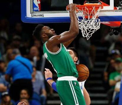 布斯克茨：很期待去看看新诺坎普，也很想在那里好好感受一下（布斯克茨：迫不及待参观新诺坎普，盼在那里深切感受一番）