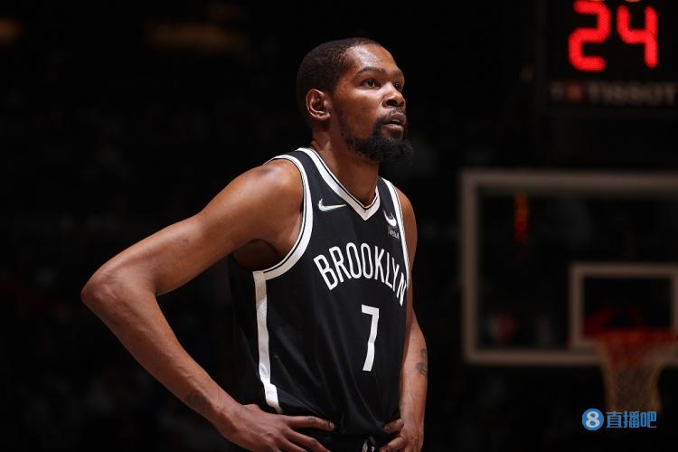 斯基拉：赛季结束合同到期后，本泽马准备离开吉达联合（斯基拉：本泽马将于赛季末合同到期时告别吉达联合）