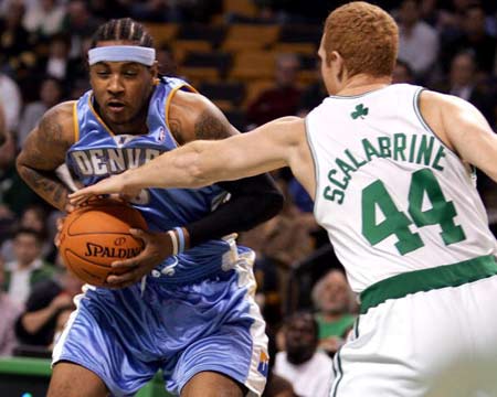 雷霆主帅：首战马刺是“试金石”，不过度准备专注实战检验（雷霆主帅：马刺揭幕战是试金石，不过度准备，以实战见真章）