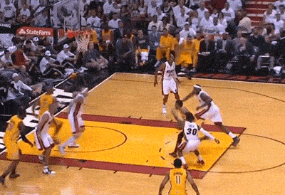 广东男篮防守稳固力克上海（稳固防守助广东男篮击败上海）