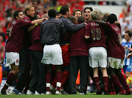 阿劳霍在巴萨已被罚下5次，本世纪仅次于皮克、莫塔和马克斯