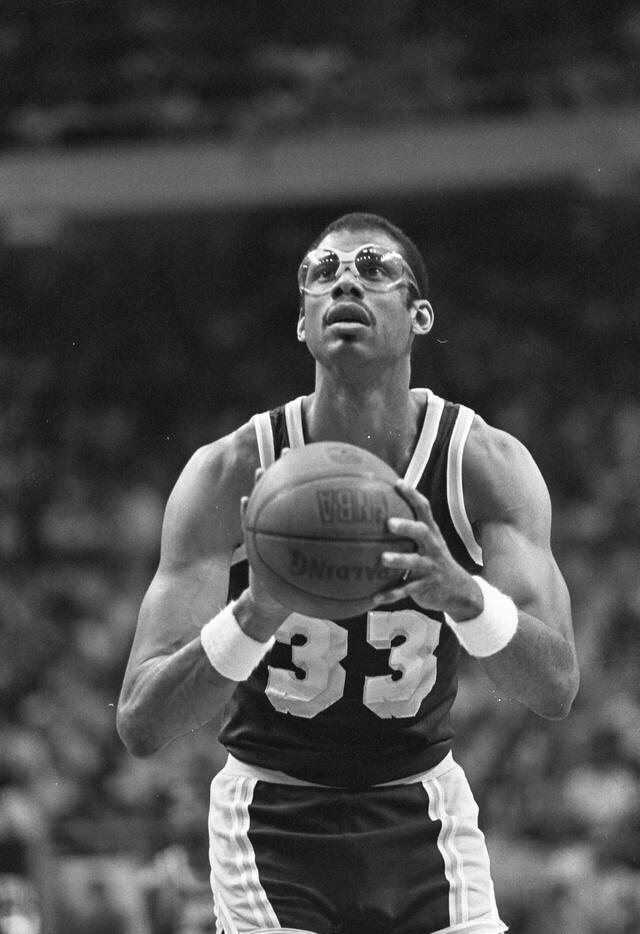 廷贝尔：凯恩是世界最佳之一，阻止他会是个很好的挑战（廷贝尔：凯恩属世界顶尖之一，防住他将是一场不小的考验）