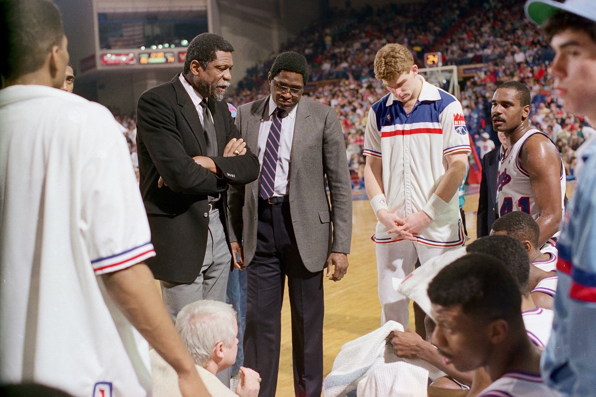 TA：拉什福德买断费3000万欧，目前尚不清楚巴萨是否会激活（TA：拉什福德解约金3000万欧，巴萨是否触发仍未确定）