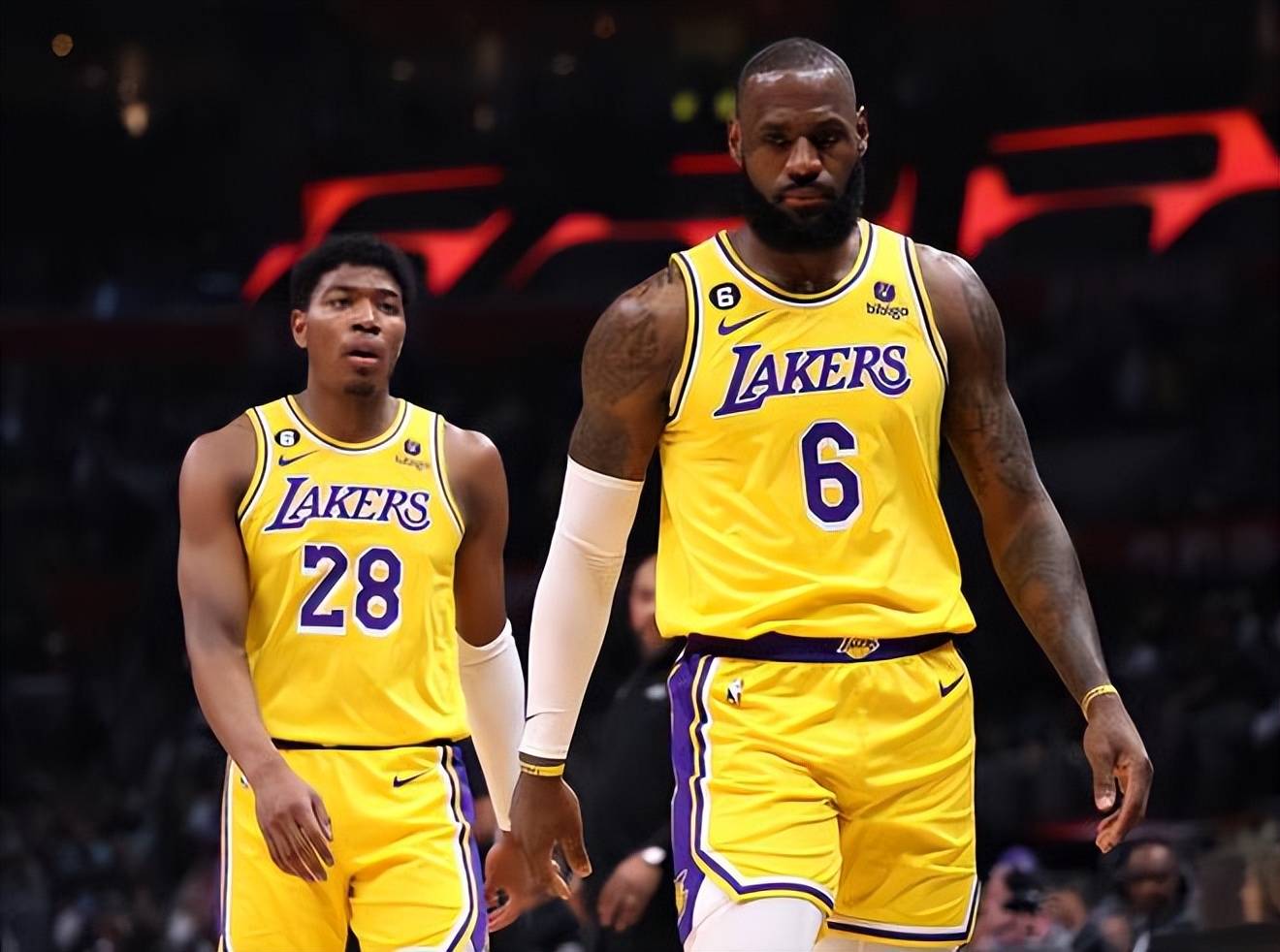 手感火热！字母哥单节再拿11分3篮板&雄鹿已领先29分（状态火爆！字母哥单节又砍11分3板，雄鹿领先已达29分）