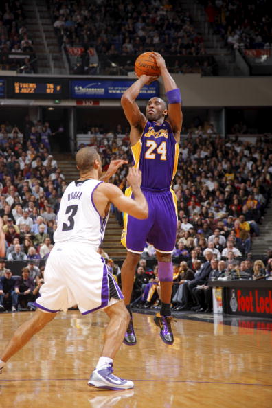 巴萨连续33场西甲进球，创造球队自2019年2月以来最佳纪录（巴萨西甲连场破门达33场，刷新队史自2019年2月以来最佳成绩）