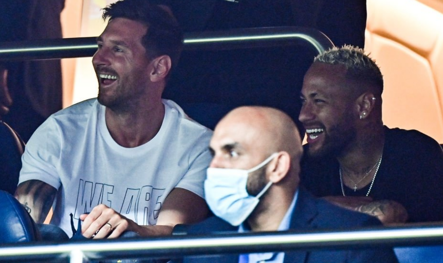 西甲焦点战：皇家奥维耶多步步紧逼马略卡，赛季前景扑朔迷离（西甲重磅对决：皇家奥维耶多紧追马略卡，赛季走向仍充满变数）